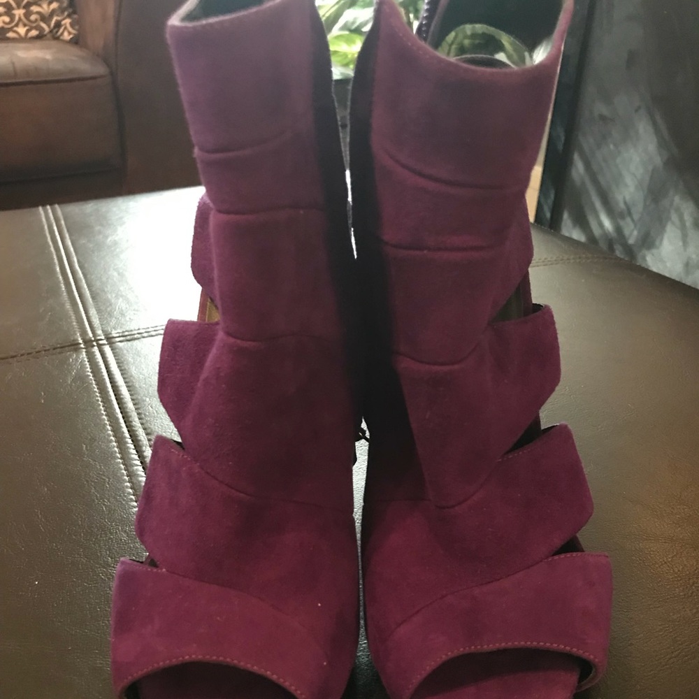 Authentic Giuseppe Zanotti Suede Purple Heel
